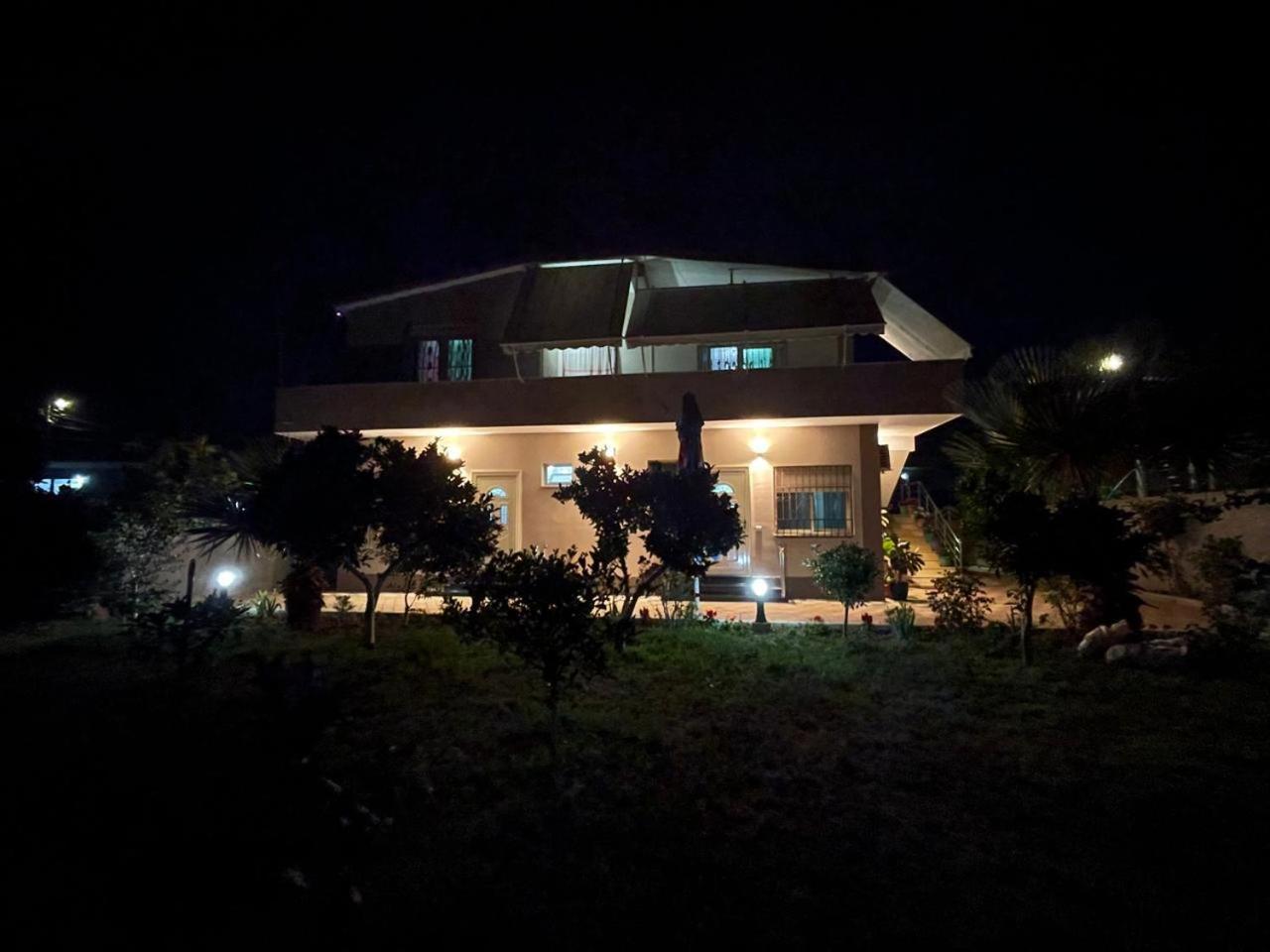 Vila Megi-Rent Room วญอเรอ ภายนอก รูปภาพ