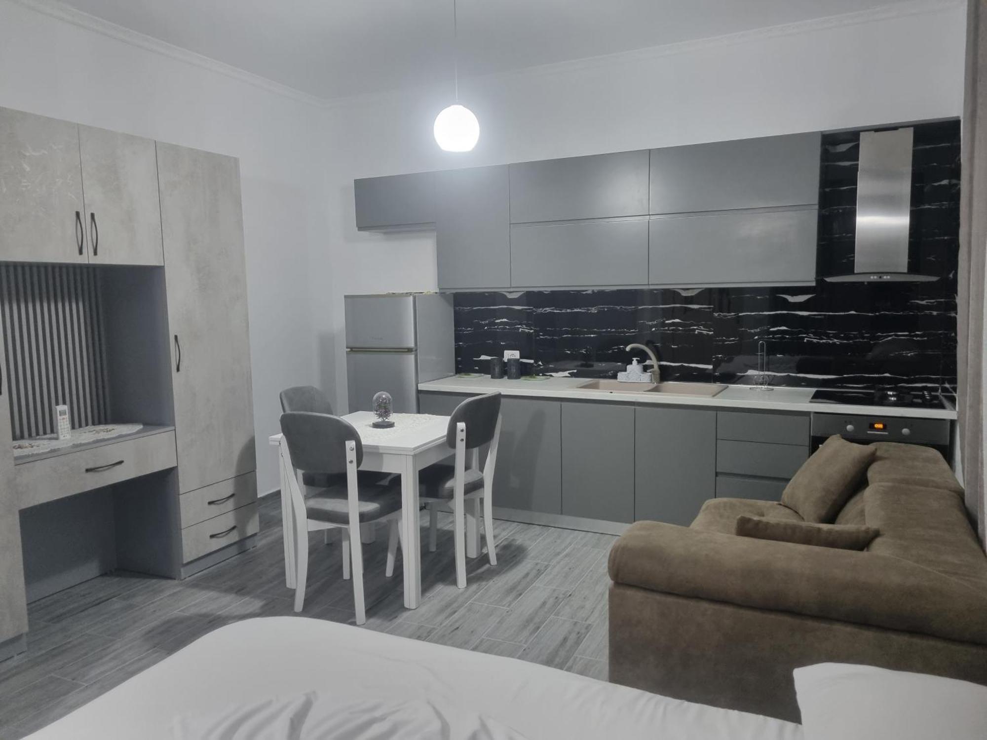 Vila Megi-Rent Room วญอเรอ ภายนอก รูปภาพ