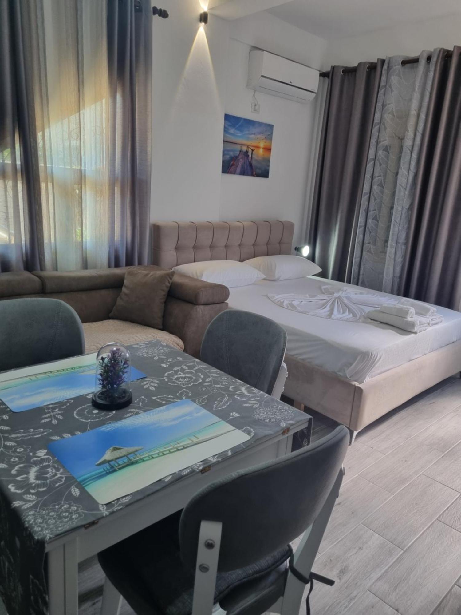 Vila Megi-Rent Room วญอเรอ ภายนอก รูปภาพ