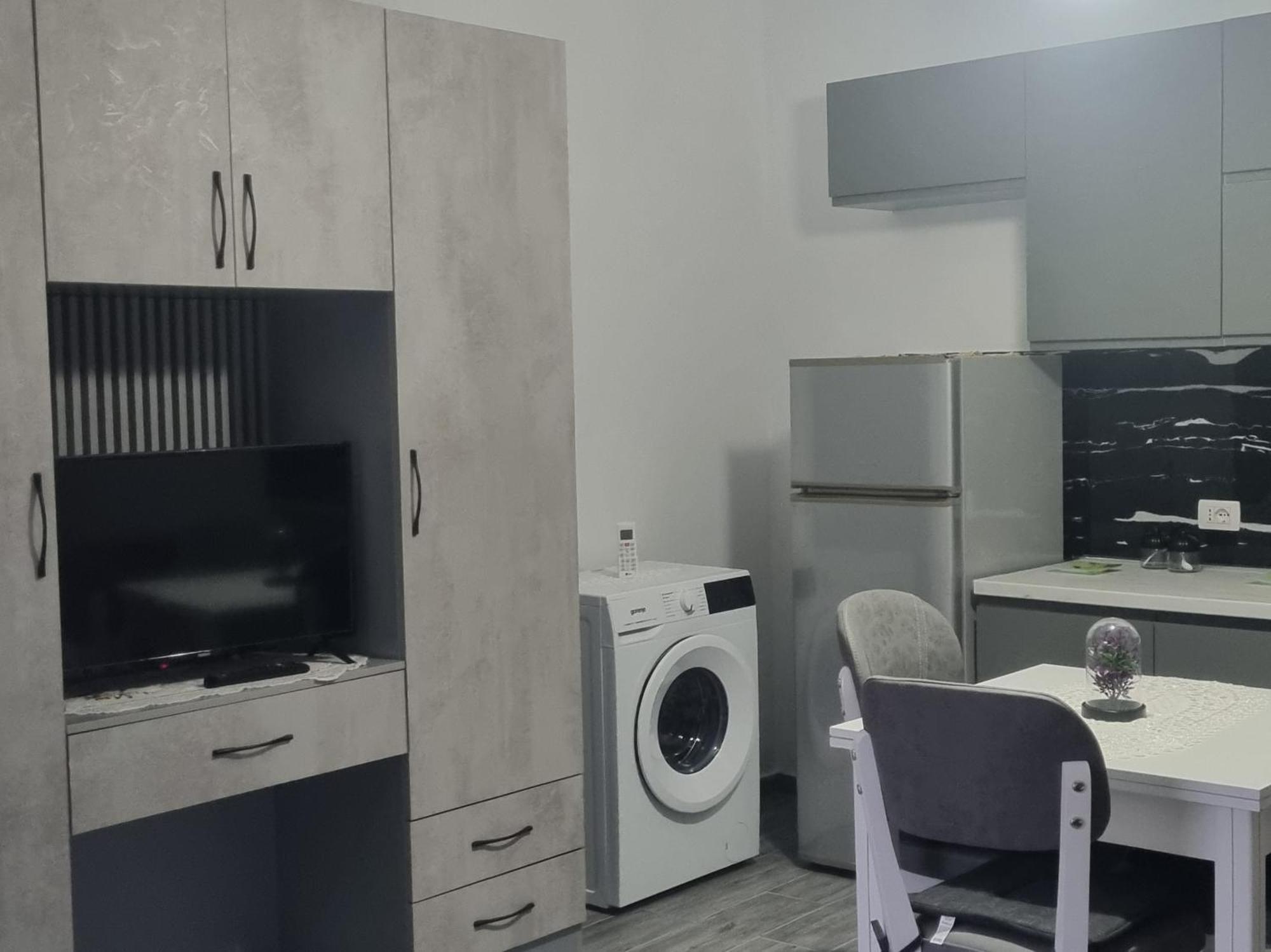 Vila Megi-Rent Room วญอเรอ ภายนอก รูปภาพ