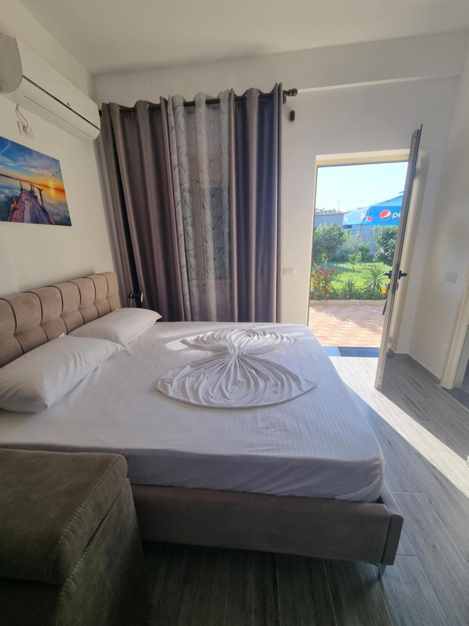 Vila Megi-Rent Room วญอเรอ ภายนอก รูปภาพ
