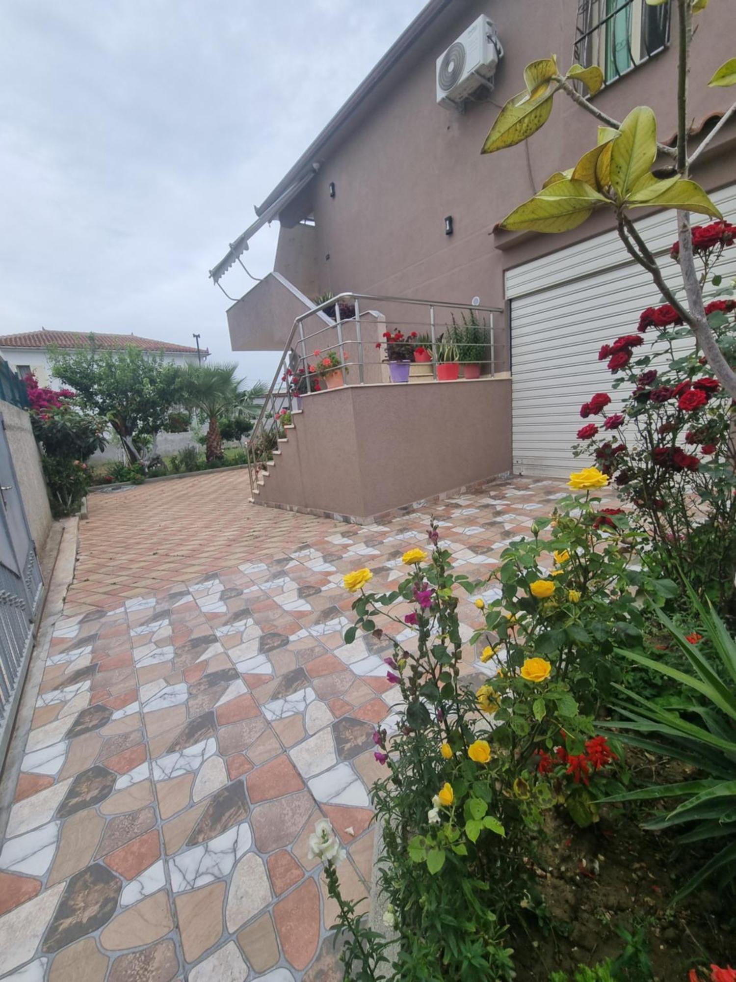 Vila Megi-Rent Room วญอเรอ ภายนอก รูปภาพ
